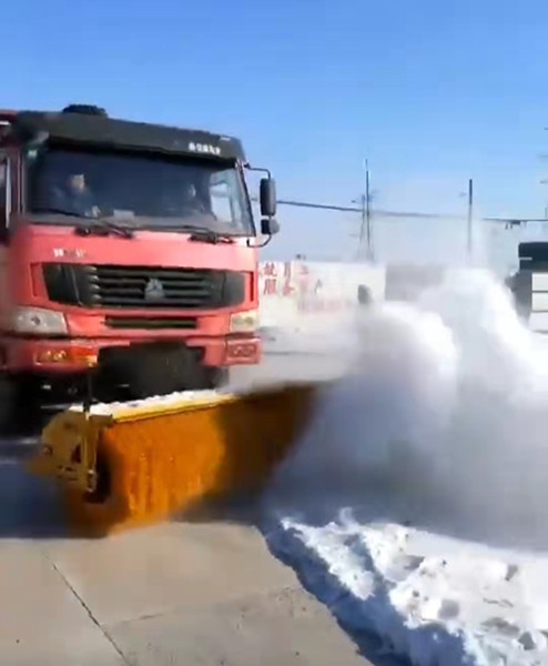 哈尔滨客户采购3米除雪滚现货已加装使用中